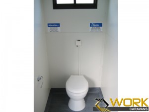 shower-toilet-laundry-14  