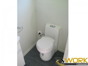 shower-toilet-laundry-19  