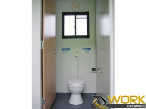 shower-toilet-laundry-7  